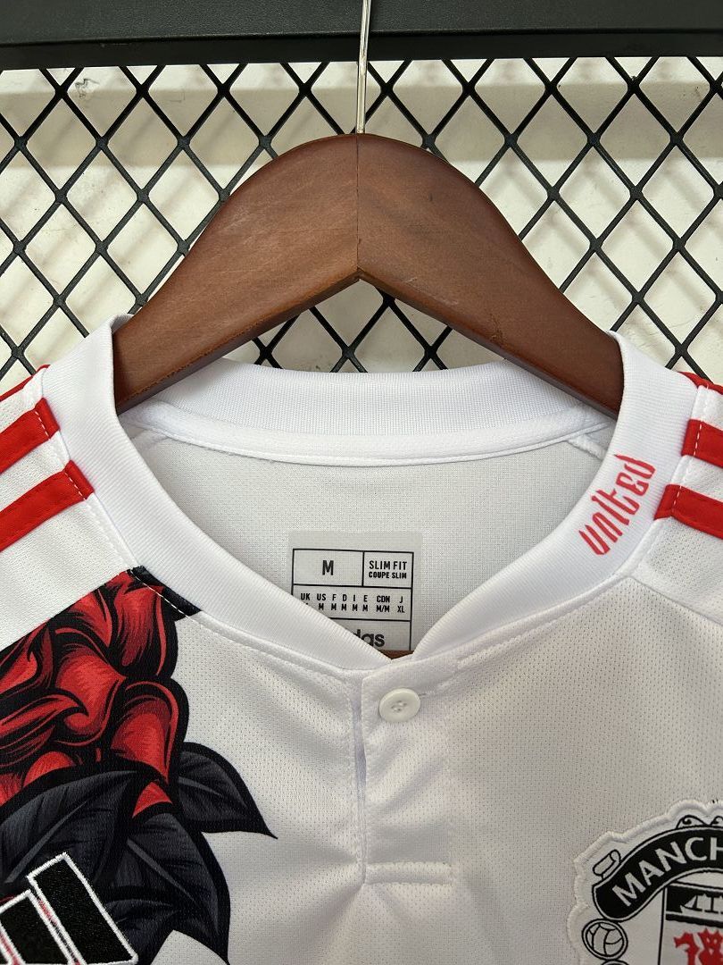 Maillot Manchester United 25/26 – Édition Spéciale “Old Trafford Bloom