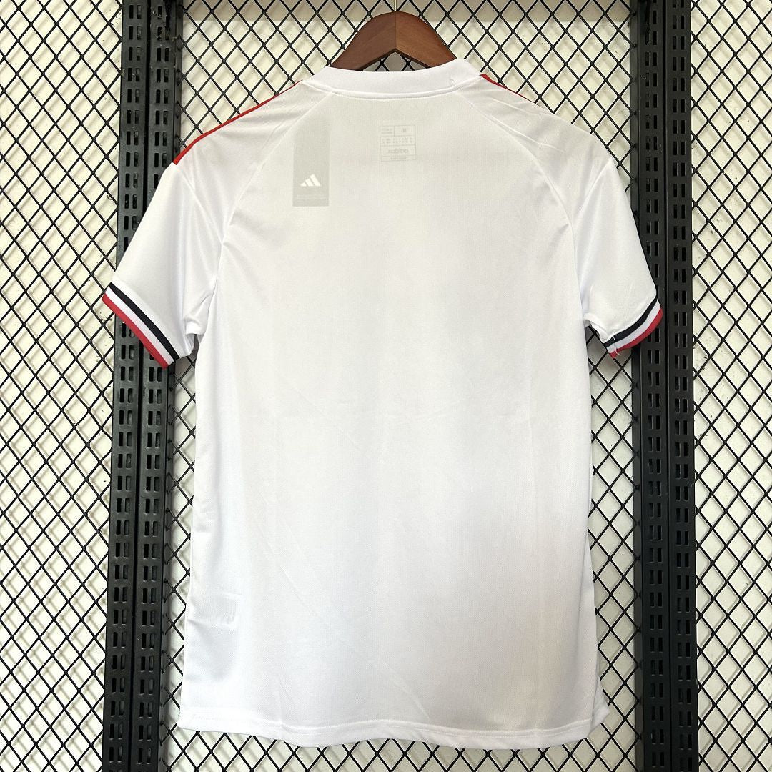 Maillot Manchester United 25/26 – Édition Spéciale “Old Trafford Bloom