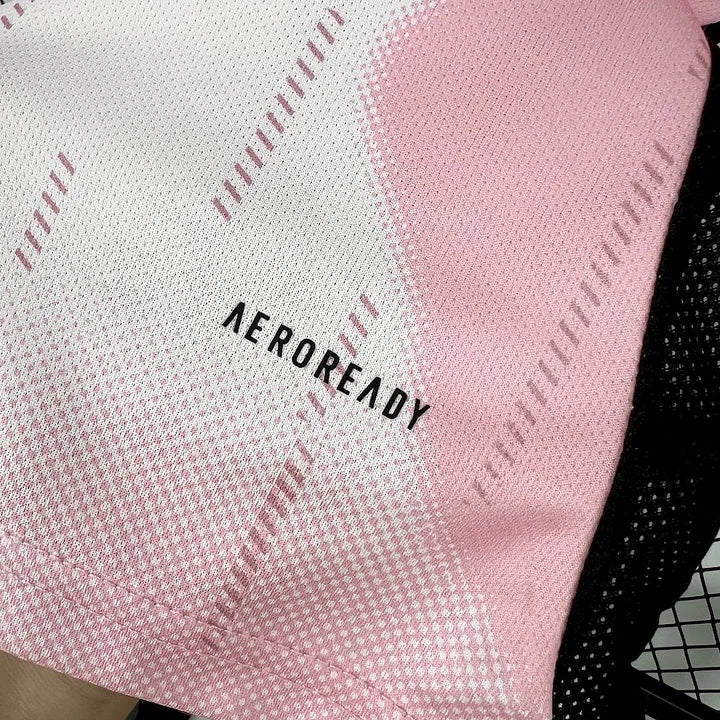 Maillot Réal Madrid concept 2025